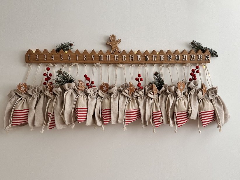 Dřevěný adventní kalendář