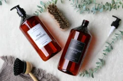 Hnědá plastová láhev s výběrem uzávěru - objem 1000 ml - II. jakost