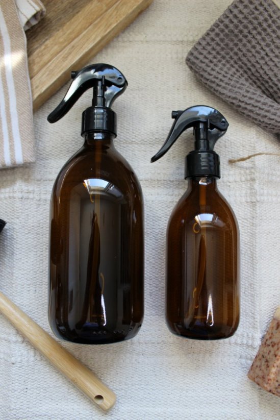 Hnědá skleněná lahvička s rozprašovačem - objem 250/500 ml - Velikost: 250 ml