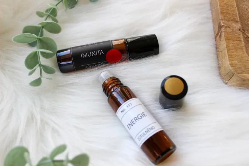 Hnědá lahvička s roll-on - objem 10 ml